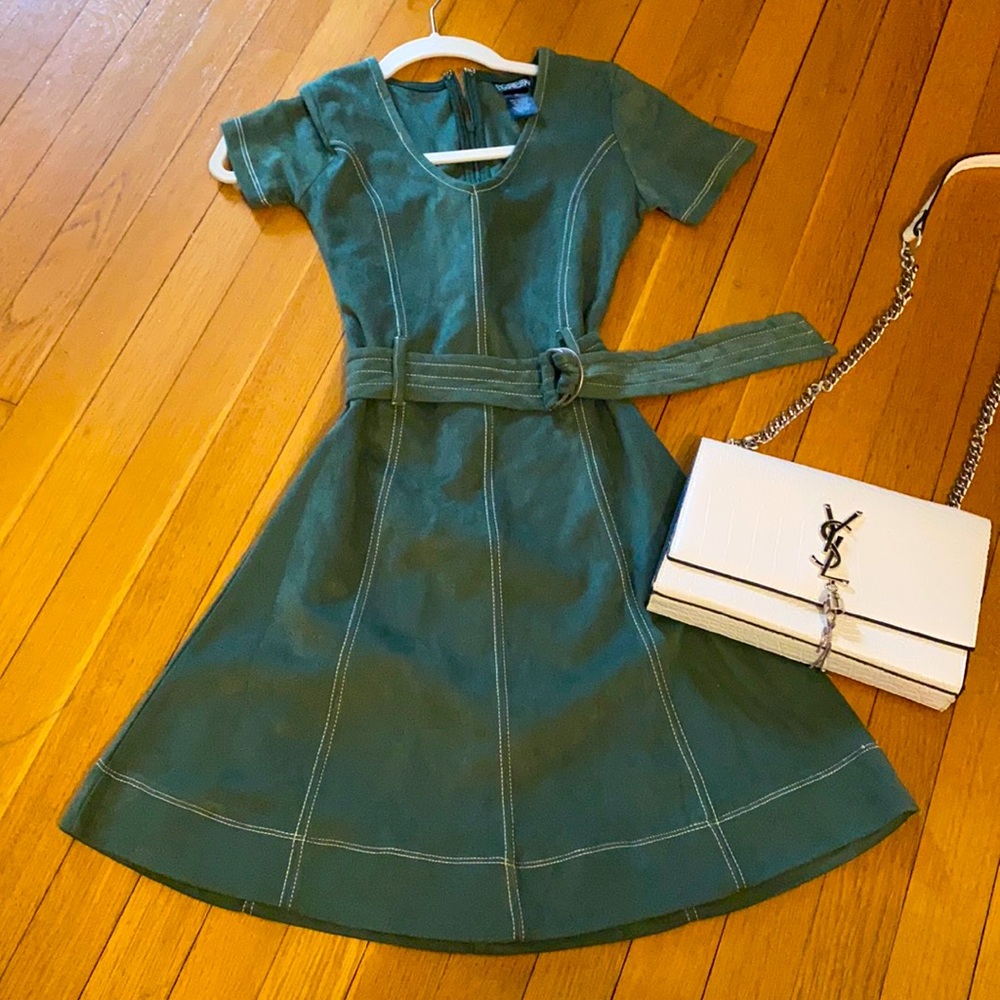 Dress - Picture 1 of 3